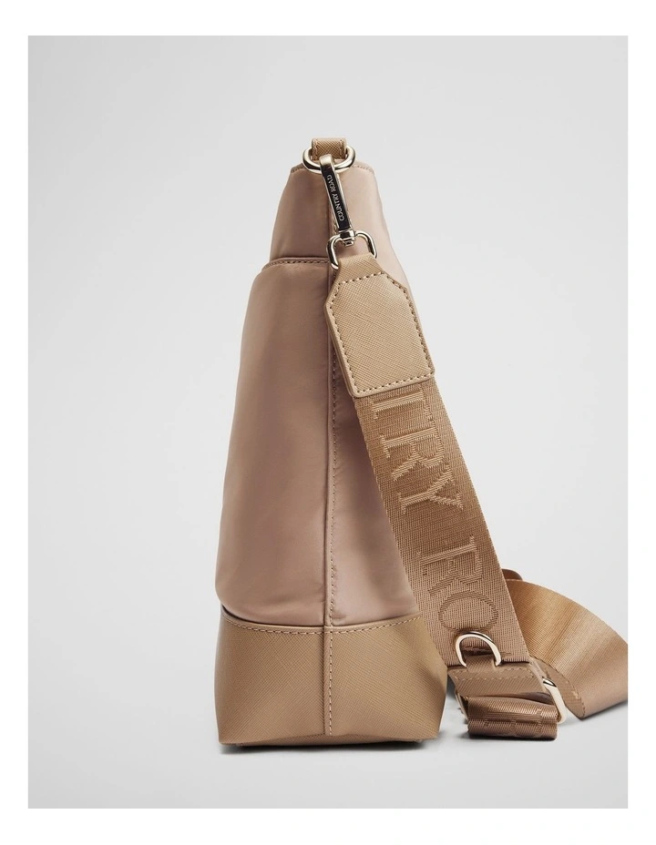 Soft Top Zip Crossbody in Light Sand image 3