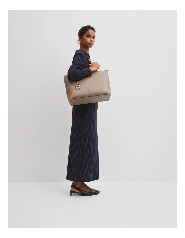 Country Road Buckle Tote Bag in Fawn image 2