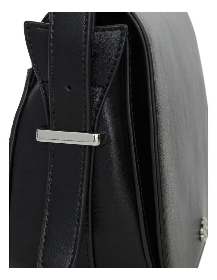 Erin Shoulder Bag in Black image 3