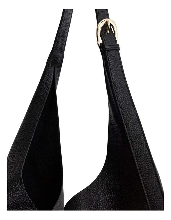 H-Quay Shoulder Bag in Black Tumbled Leather image 3