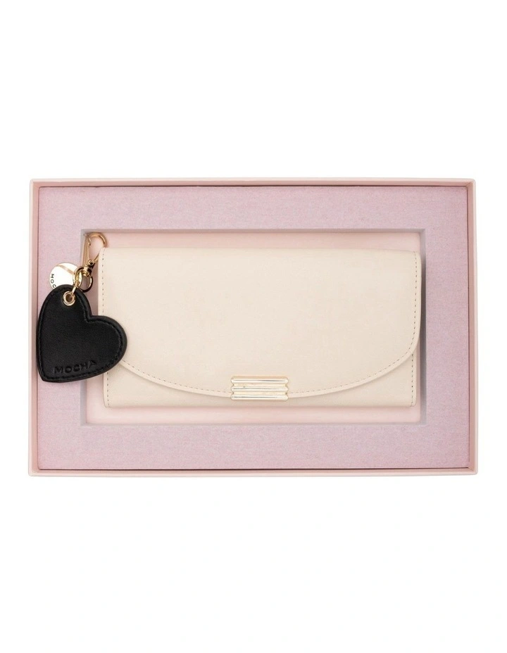 Daisy Long Wallet And Heart Keyring in Cream image 1