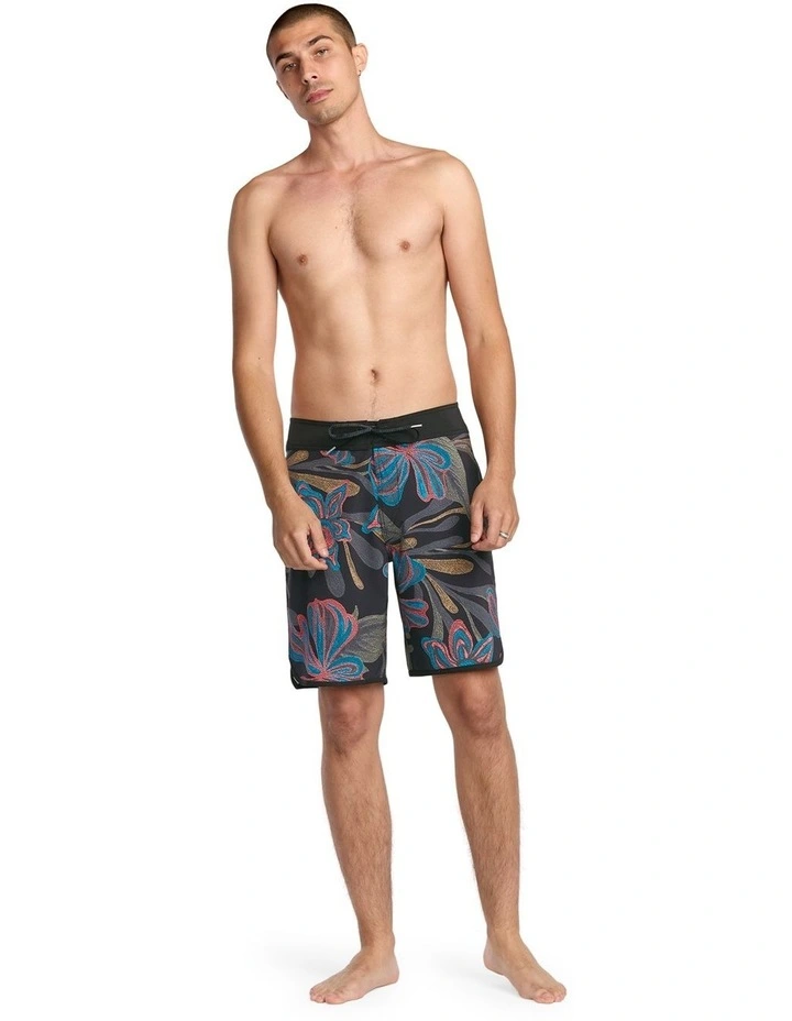 Infuse Scallop Mod 19 Inch Boardshorts in Assorted image 5