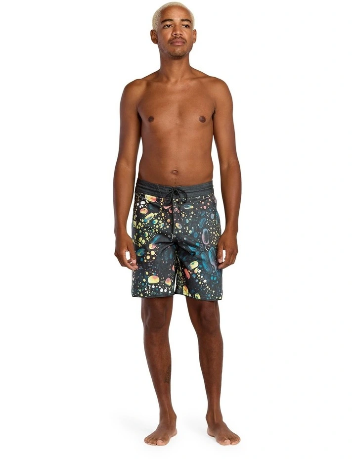 Excite Stoney Scallop 19 Inch Boardshorts in Black image 5
