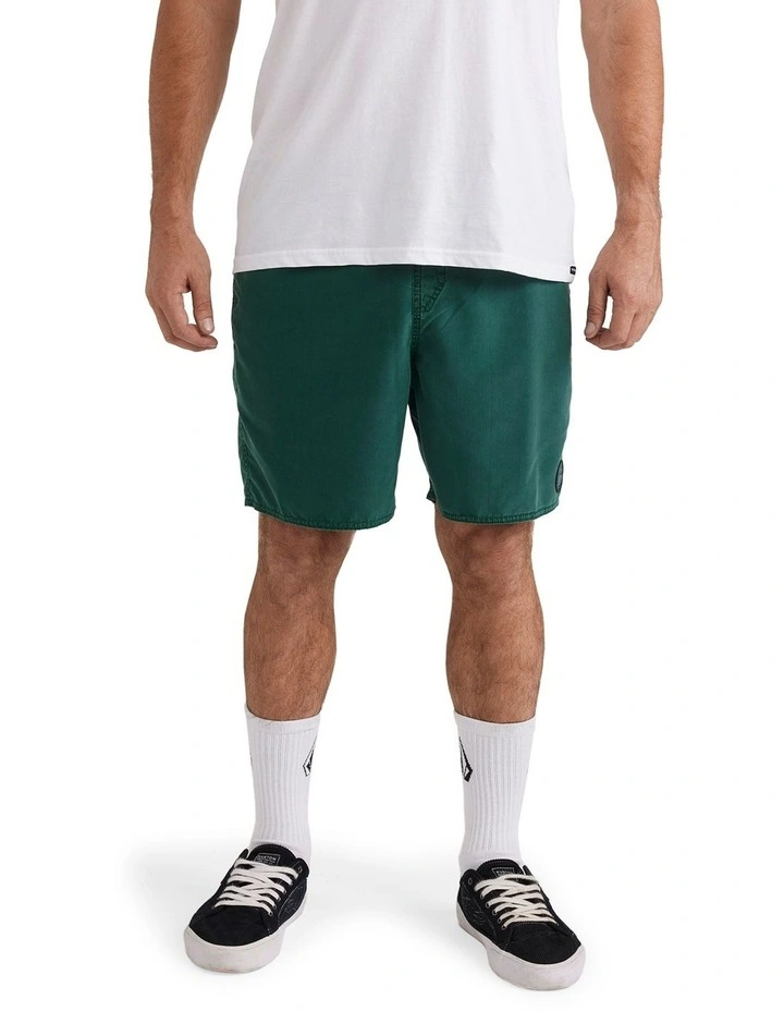 Center Trunk 17 Inch Boardshorts in Green image 1