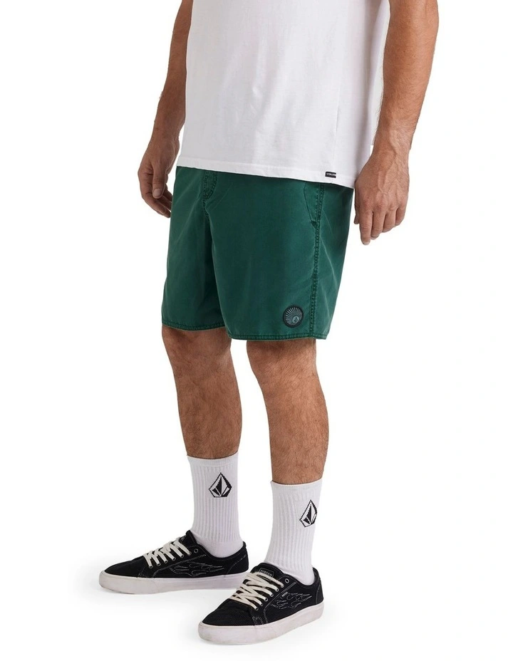 Center Trunk 17 Inch Boardshorts in Green image 3