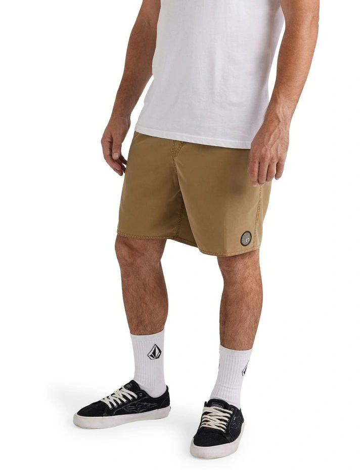 Center Trunk 17 Inch Boardshorts in Green image 3
