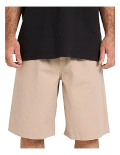 Chillow Pleat Walkshorts in Light Khaki