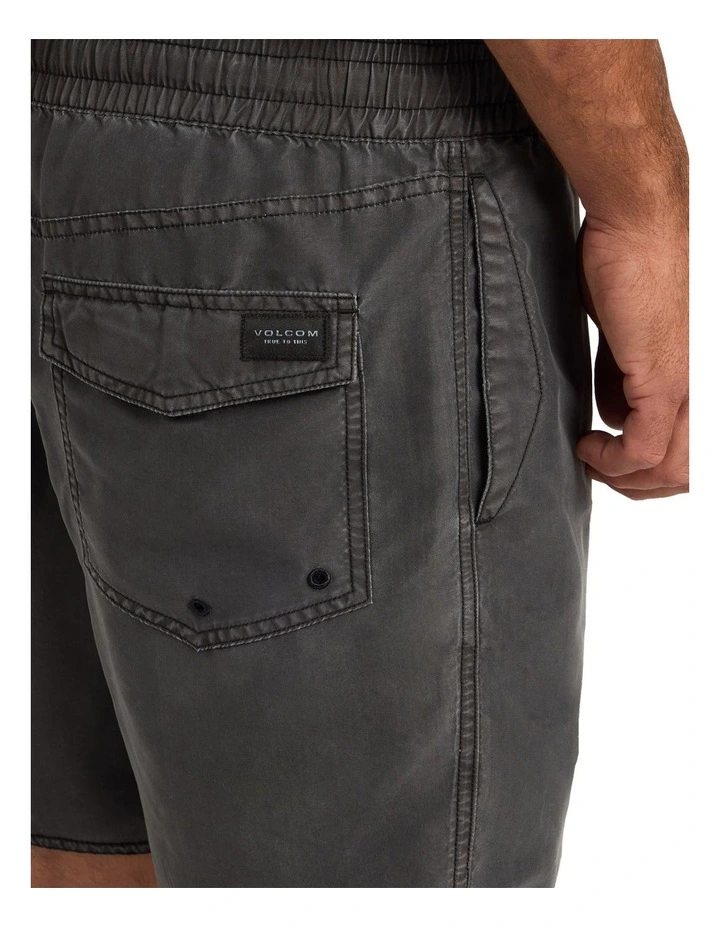 Center 17 Trunk in Black image 4