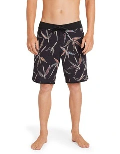 Changeling Scallop Mod 19 Boardshort in Black
