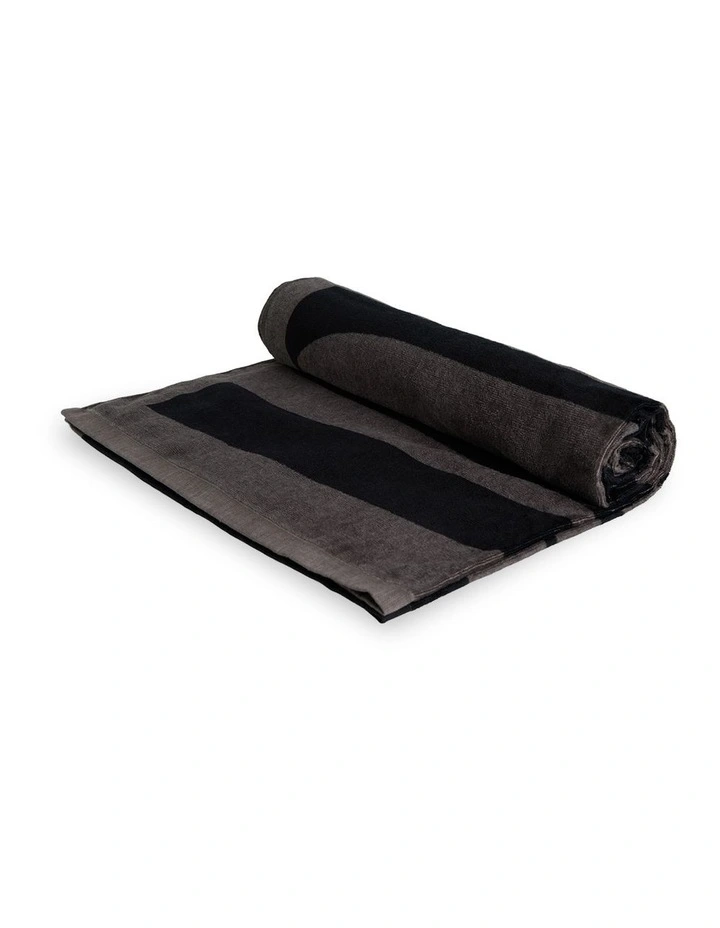 Radiate Towel in Black White image 3