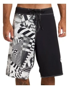 Roamer Lib 22 Inch Boardshorts In Black