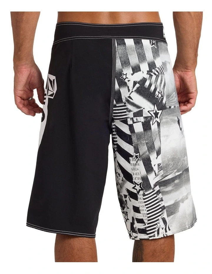 Roamer Lib 22 Inch Boardshorts In Black image 2