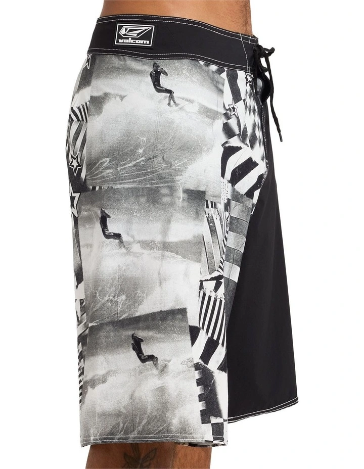Roamer Lib 22 Inch Boardshorts In Black image 5