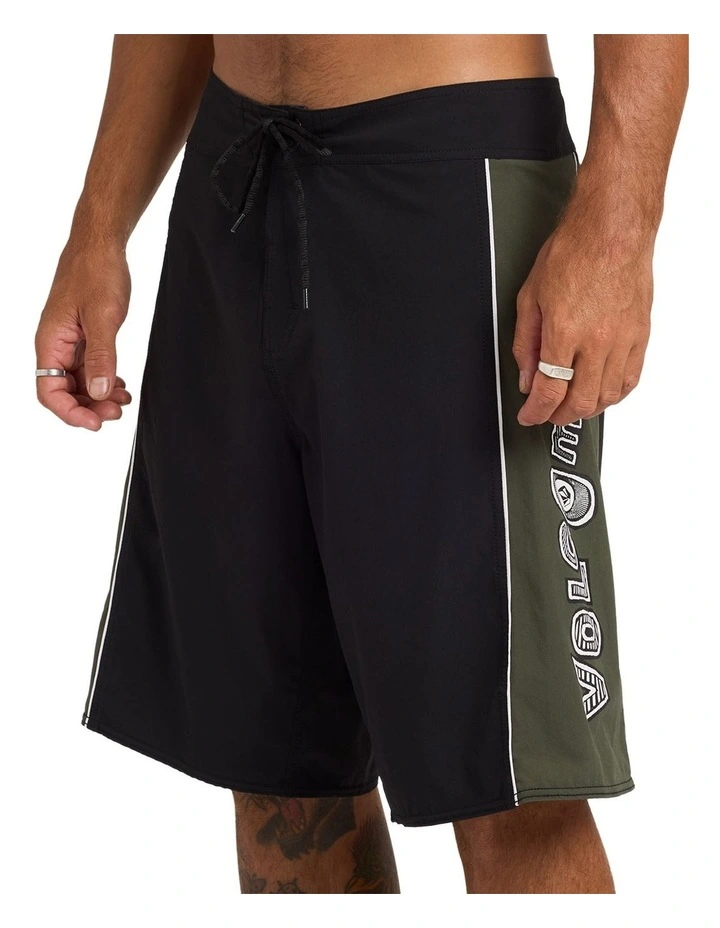 Sidelines Lib 21 Inch Boardshorts In Black image 3