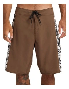 Sidelines Lib 21 Inch Boardshorts In Brown Stone