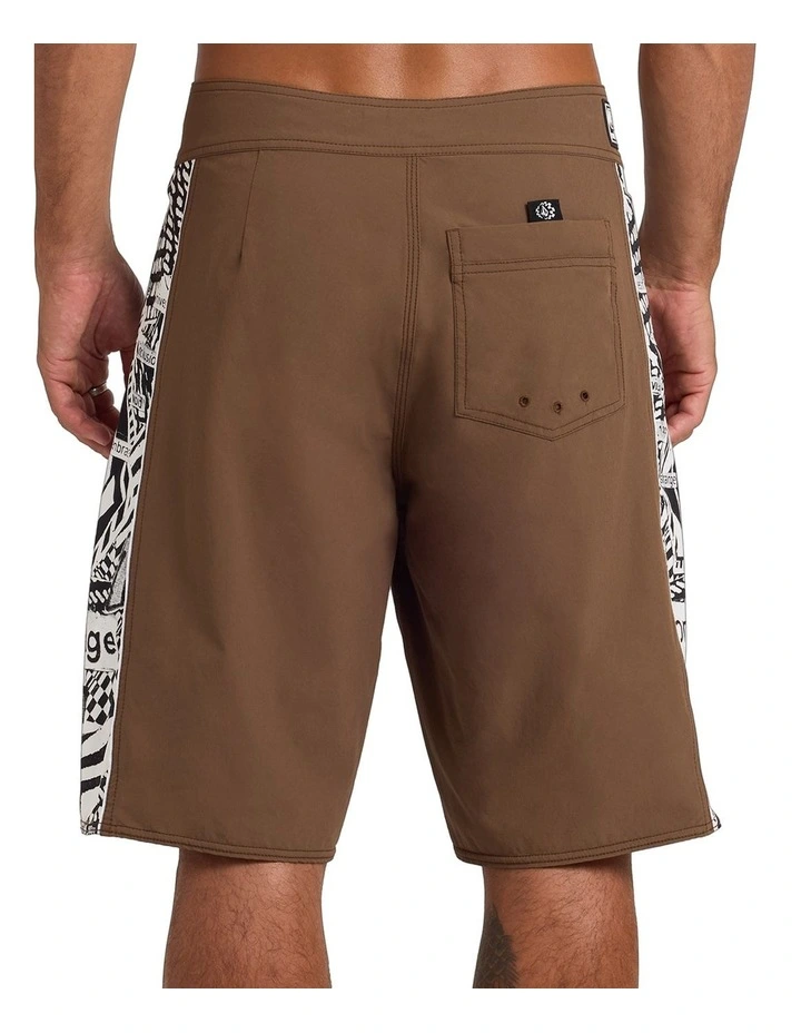 Sidelines Lib 21 Inch Boardshorts In Brown Stone image 2