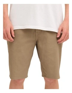 Unhinged Chino Shorts In Khaki