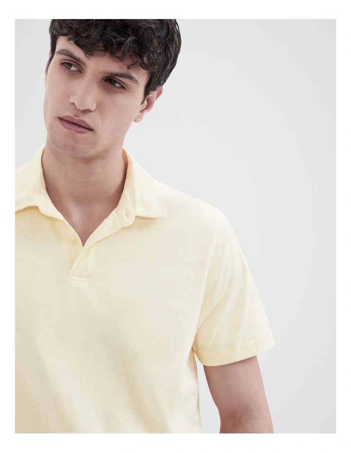 Casual Polo in Yellow image 3