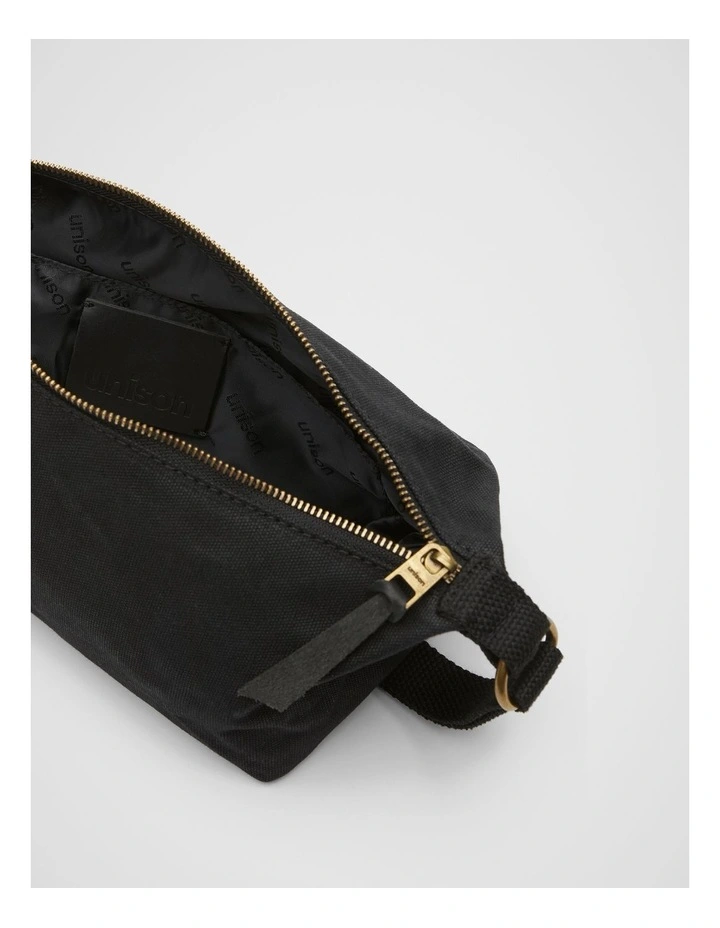 Hamish Wash Bag in Black image 3