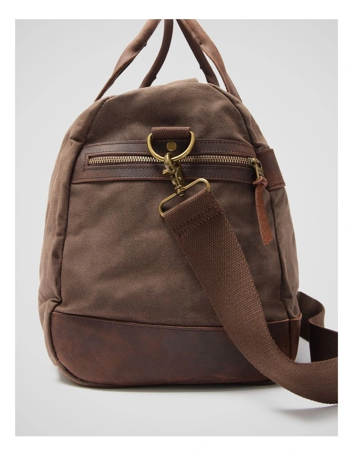 Leo Weekender image 3