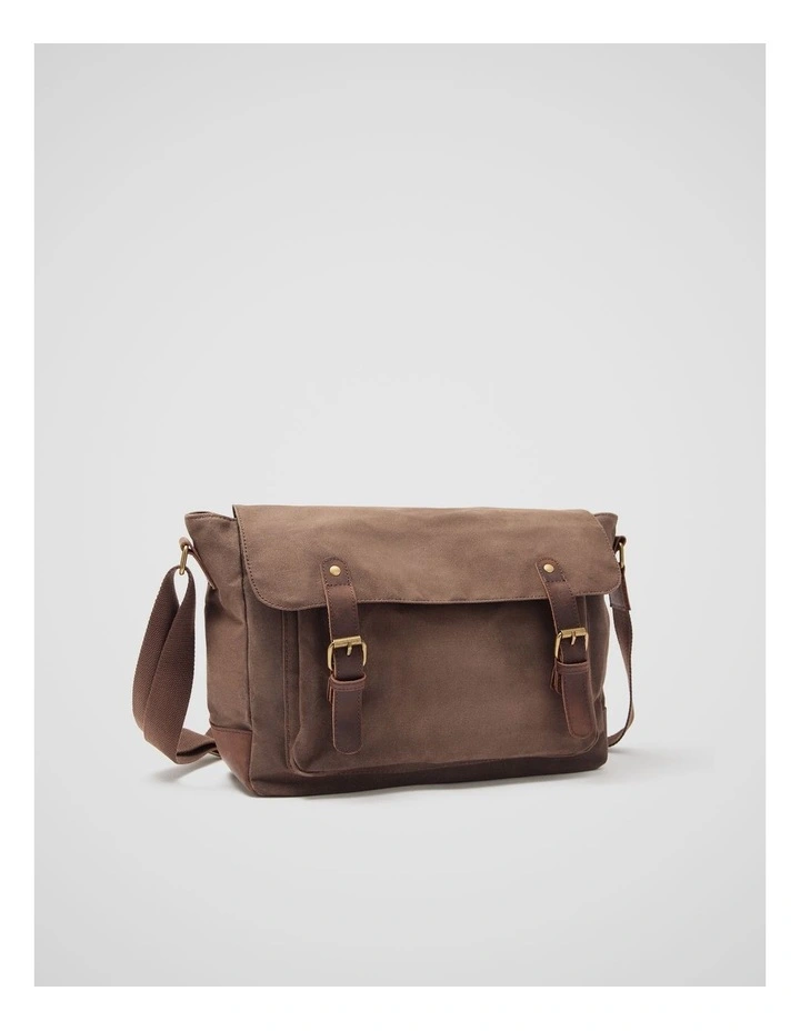 Leo Satchel image 1
