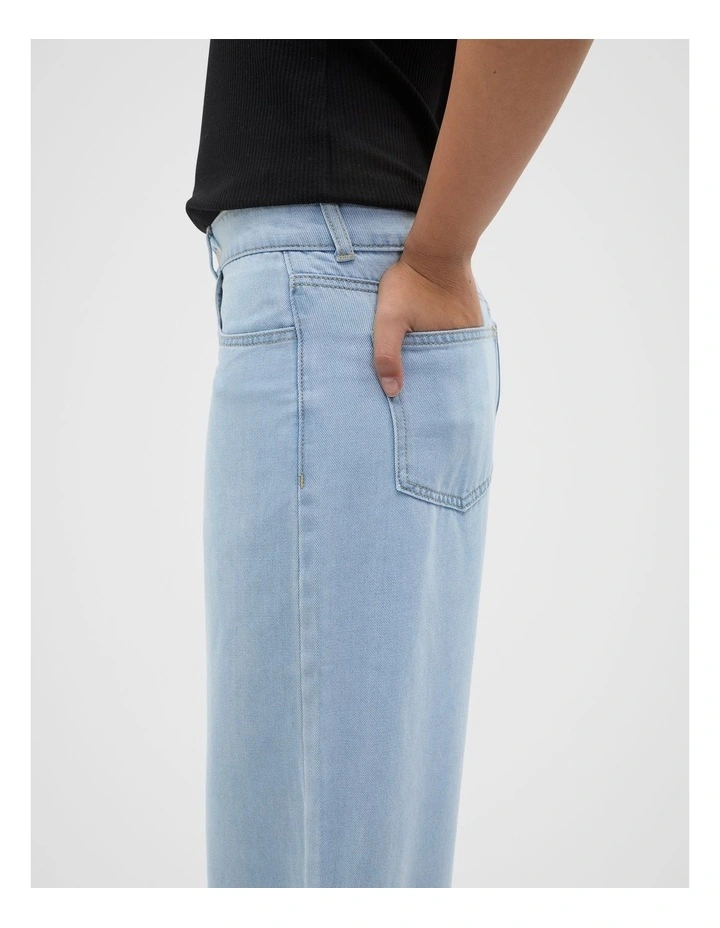 Soft Wide Leg Jean in Light Wash image 4