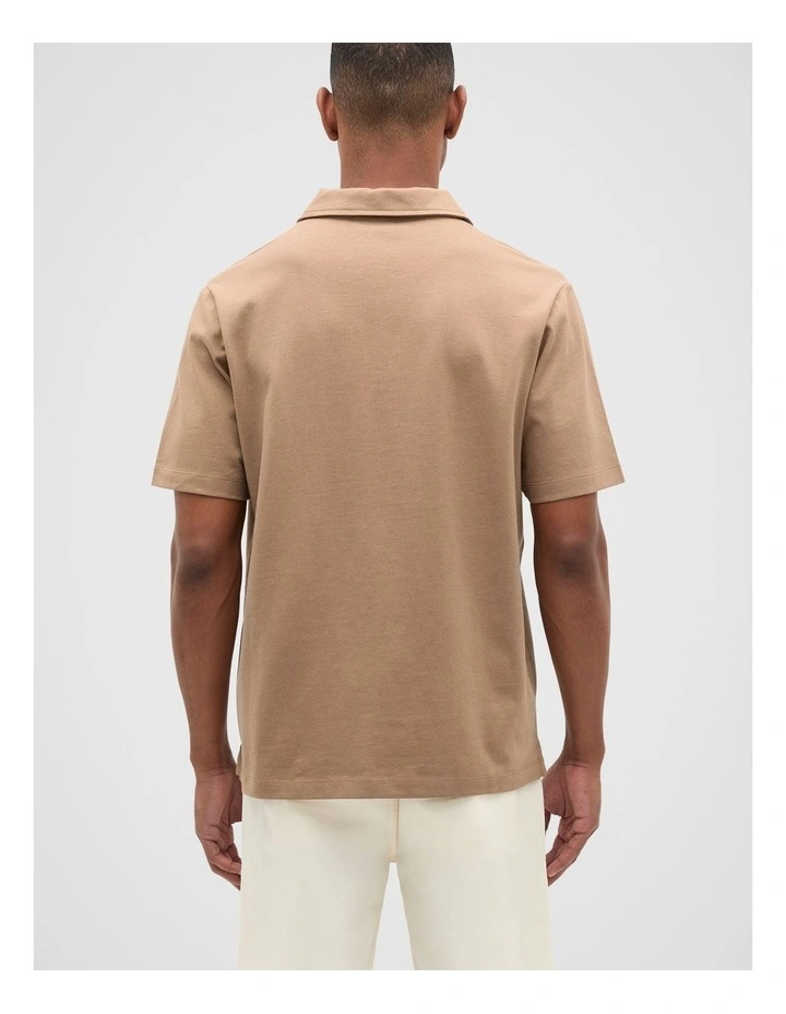 Tee Polo in Nougat image 2