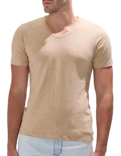 Arnie V Neck T-shirt in Camel Marle