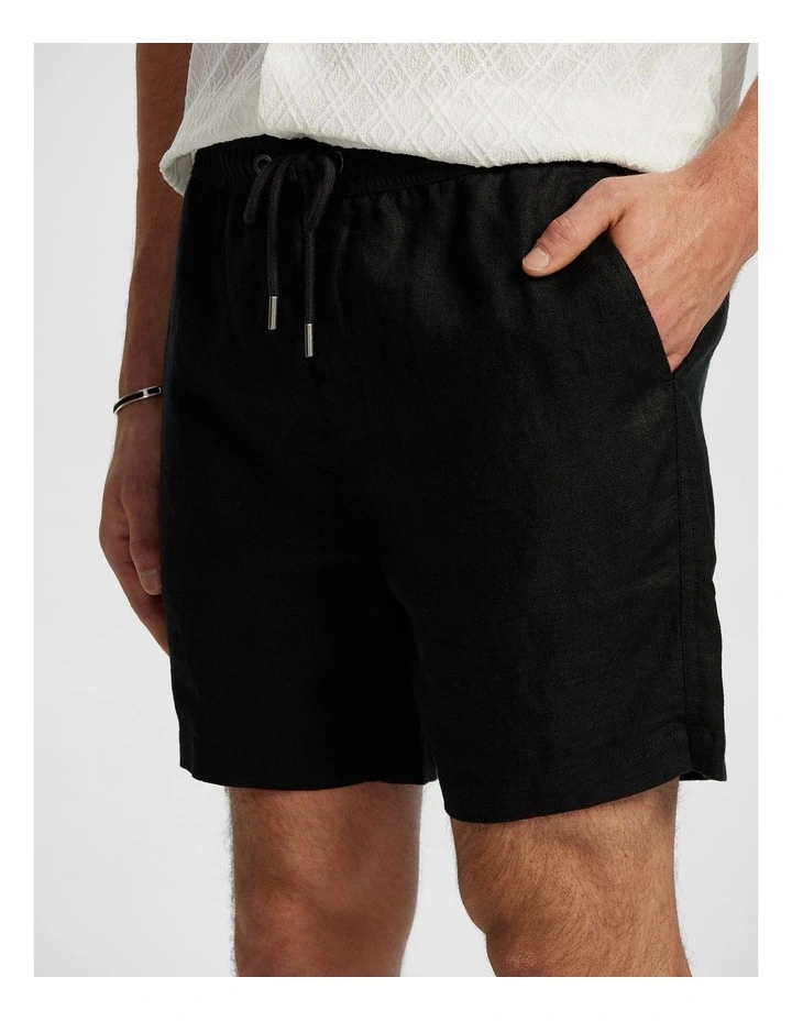 Manta Linen Short in Black image 3