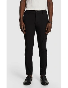 Performance Chino in Black