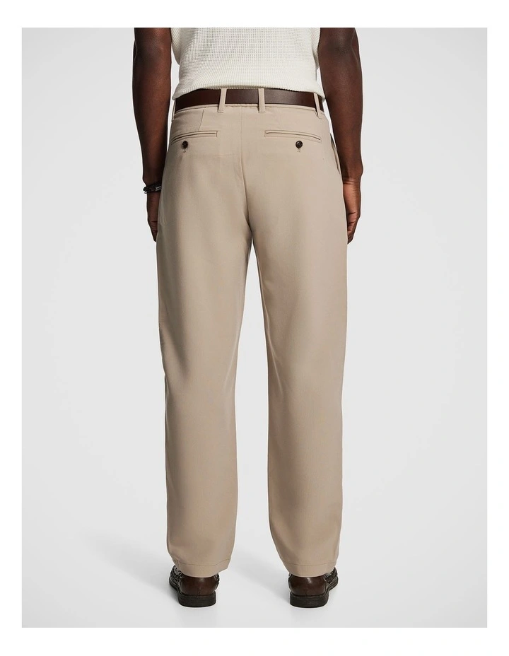 Amir Wide Chino in Natural image 2