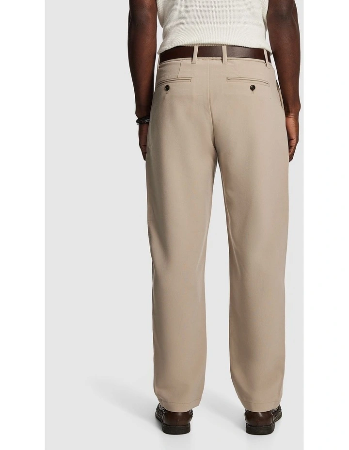 Amir Wide Chino in Natural image 2