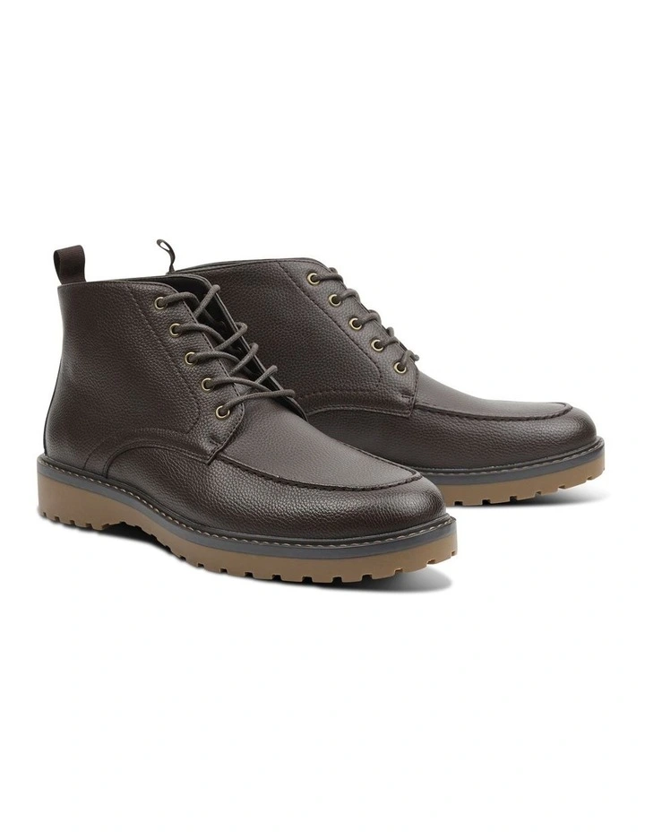 Travis Chukka Boot in Chocolate image 3