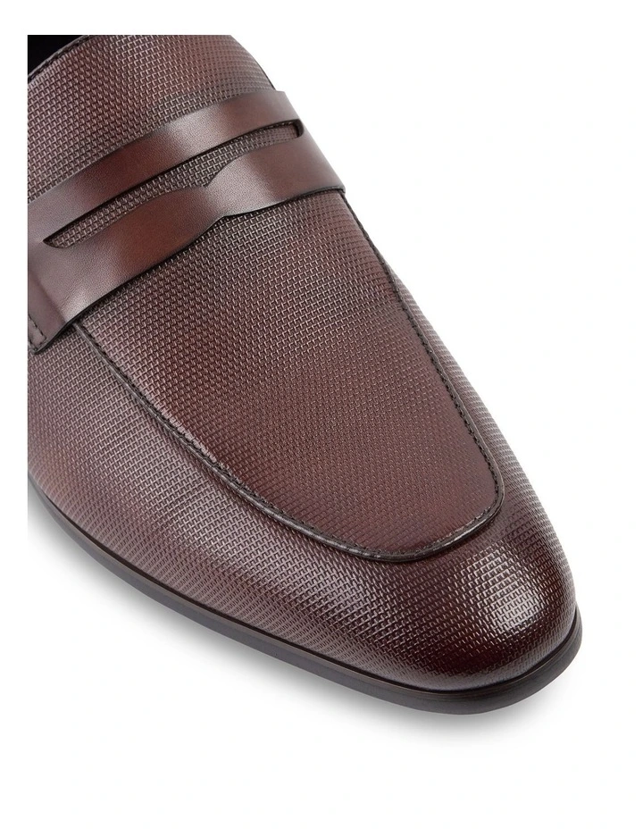 Beau Textured Leather Loafer in Chestnut image 4