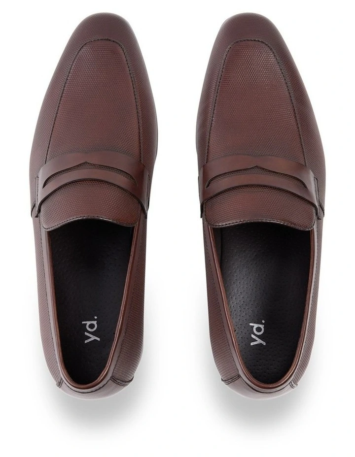 Beau Textured Leather Loafer in Chestnut image 5
