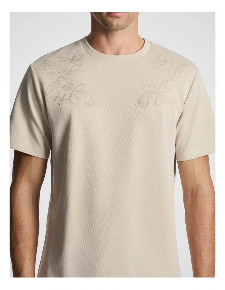 Avenue Embroidered Tee in Natural image 3