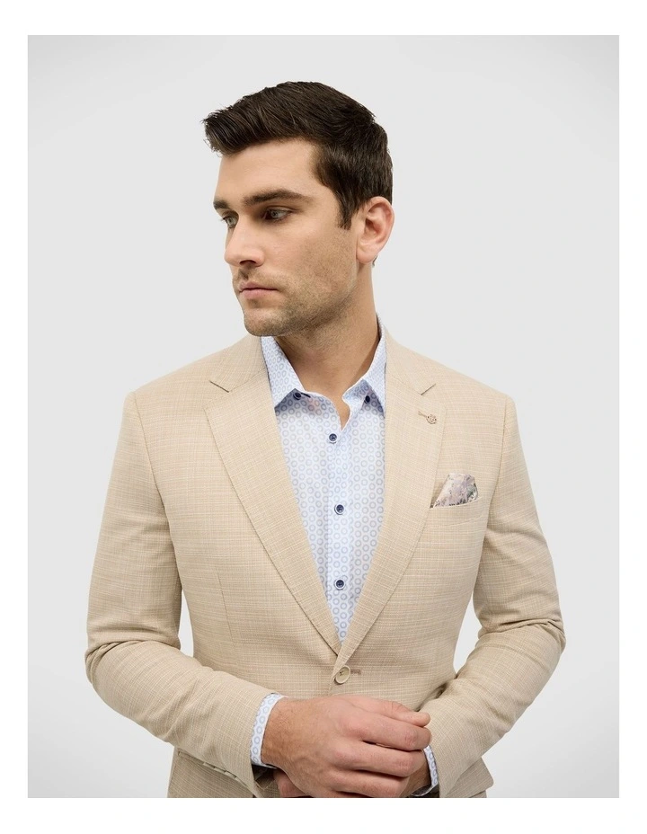 Single Breasted Textured Tailored Blazer in Fawn image 4