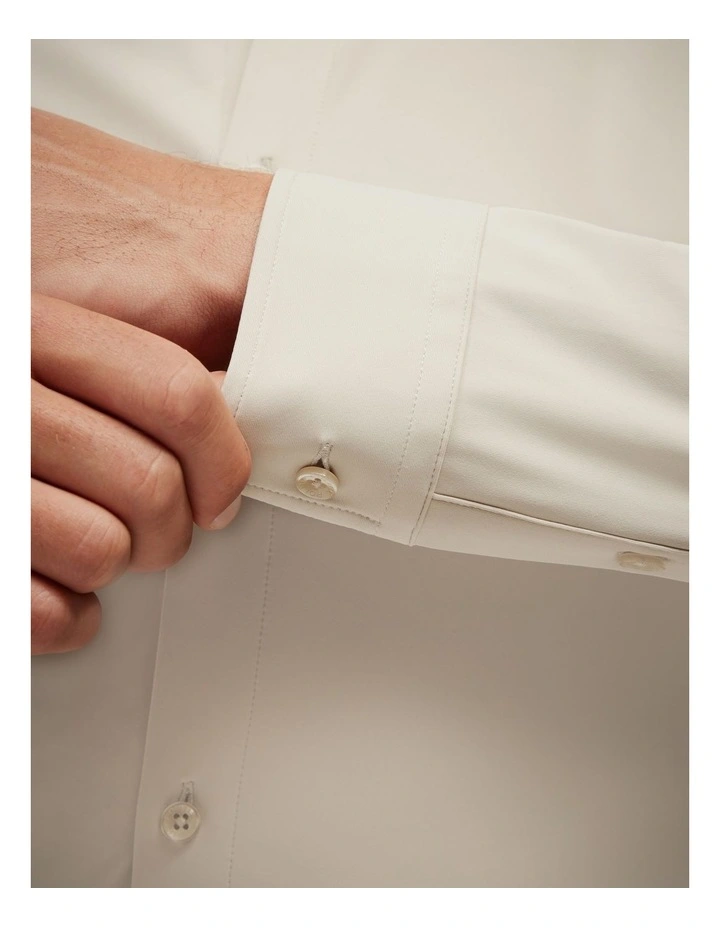 Slim Travel Shirt in Natural image 6