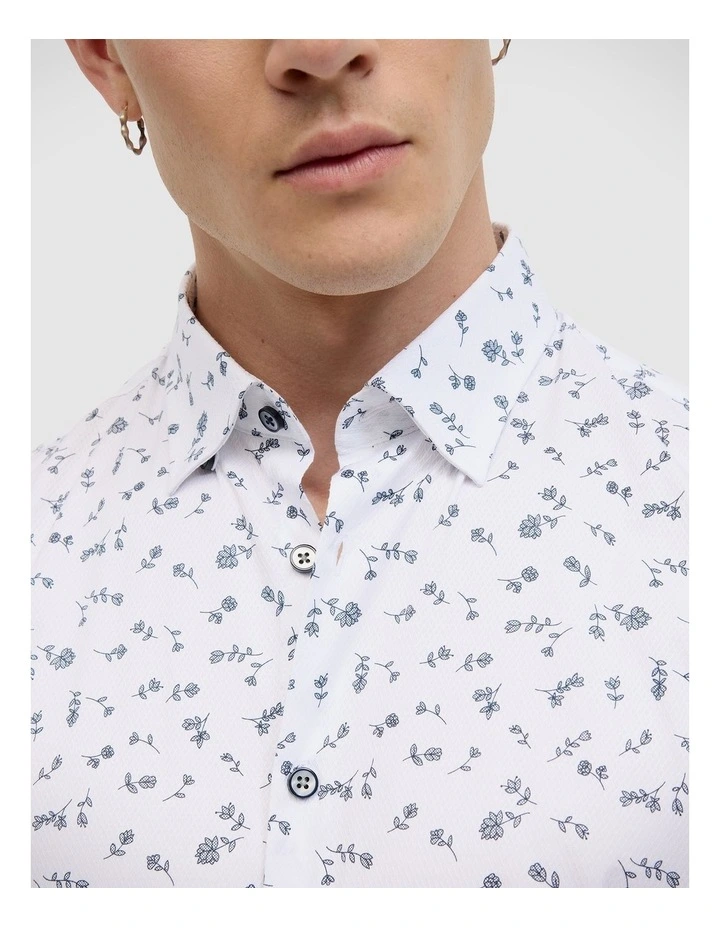 Sutton Floral Print Shirt in White/navy image 4