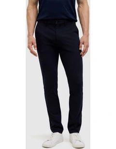 Isaac Performance Chino in Navy