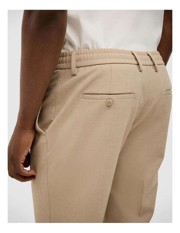 Lincoln Everyday Pant in Tan image 5