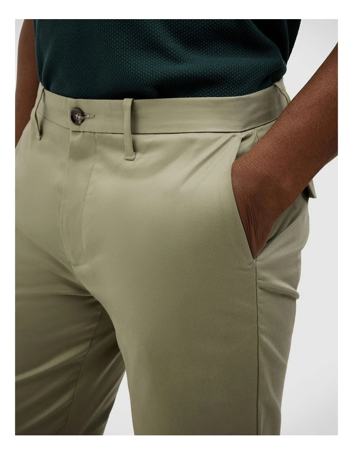 Bradley Stretch Chino in Light Khaki image 7