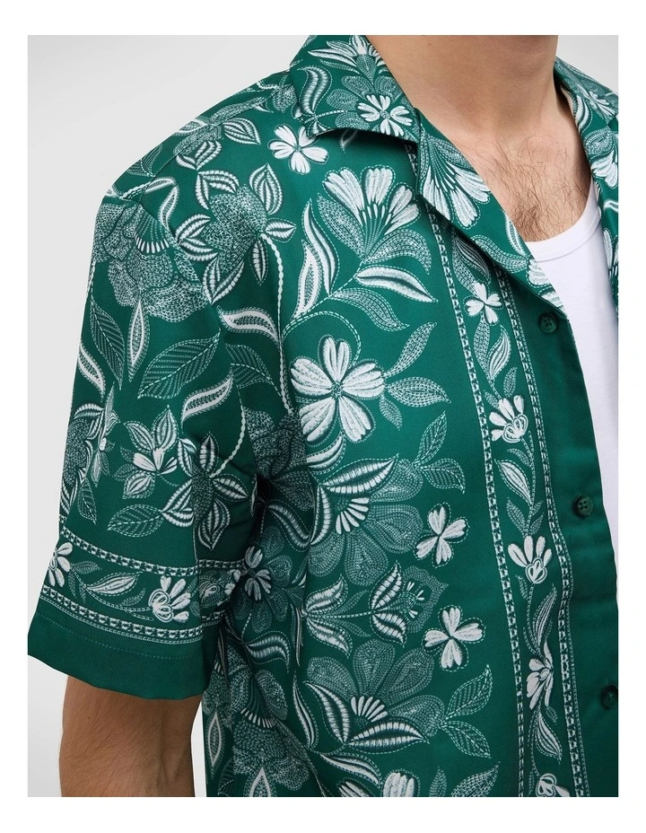 Aidan Border Print Short Sleeve Shirt in Green image 4