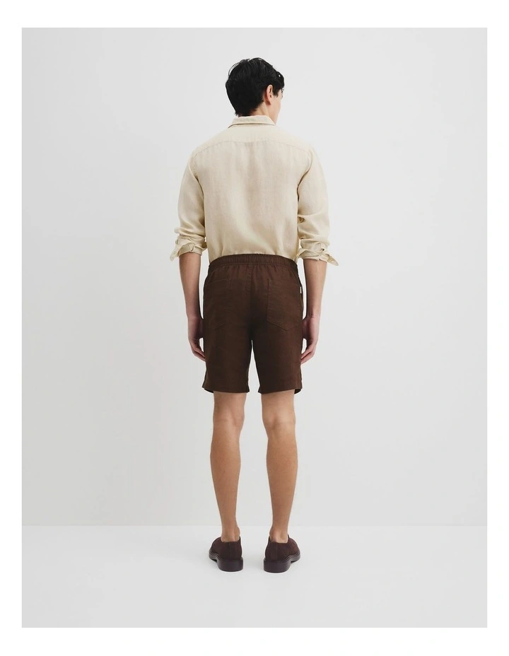 Organically Grown Linen Drawcord Short in Fudge image 4