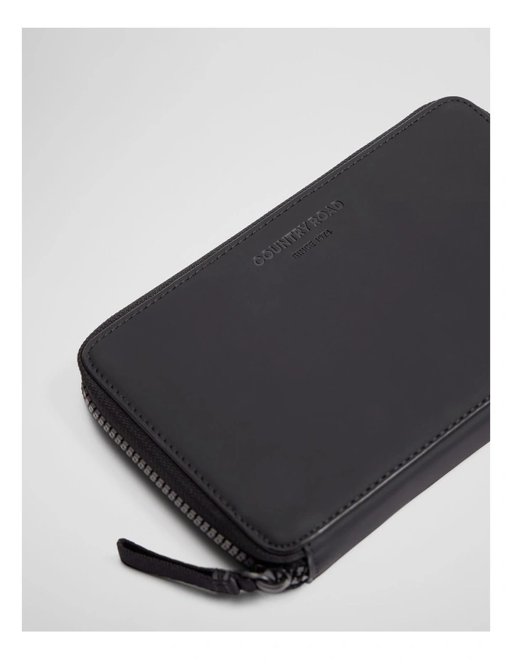 Travel Wallet in Black image 3
