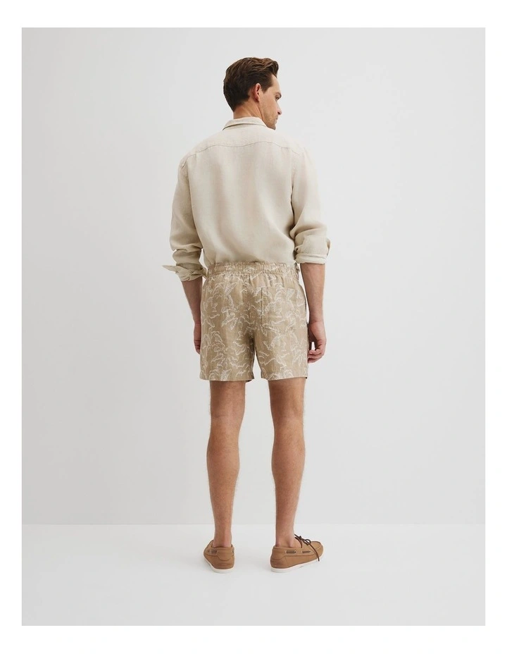 Organically Grown Linen Print 6" Drawcord Short in Taupe image 4