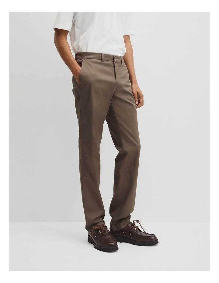 Regular Fit Travel Trouser in Mushroom image 4