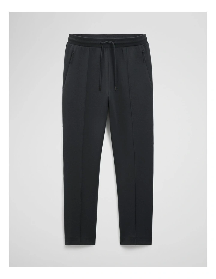 Athleisure Jogger in Black image 2