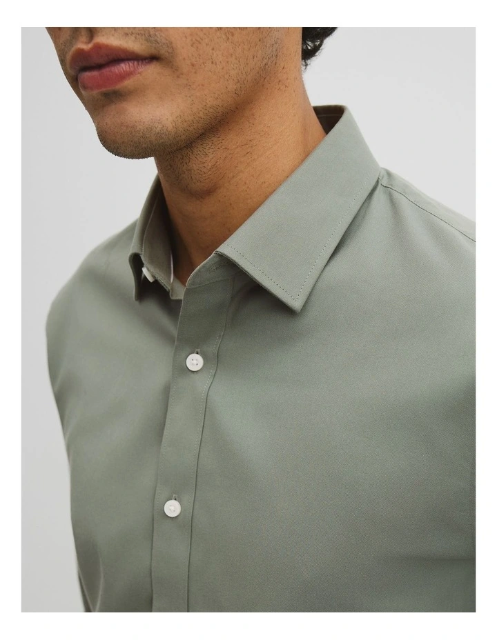 Regular Fit Oxford Shirt in Dried Sage image 3