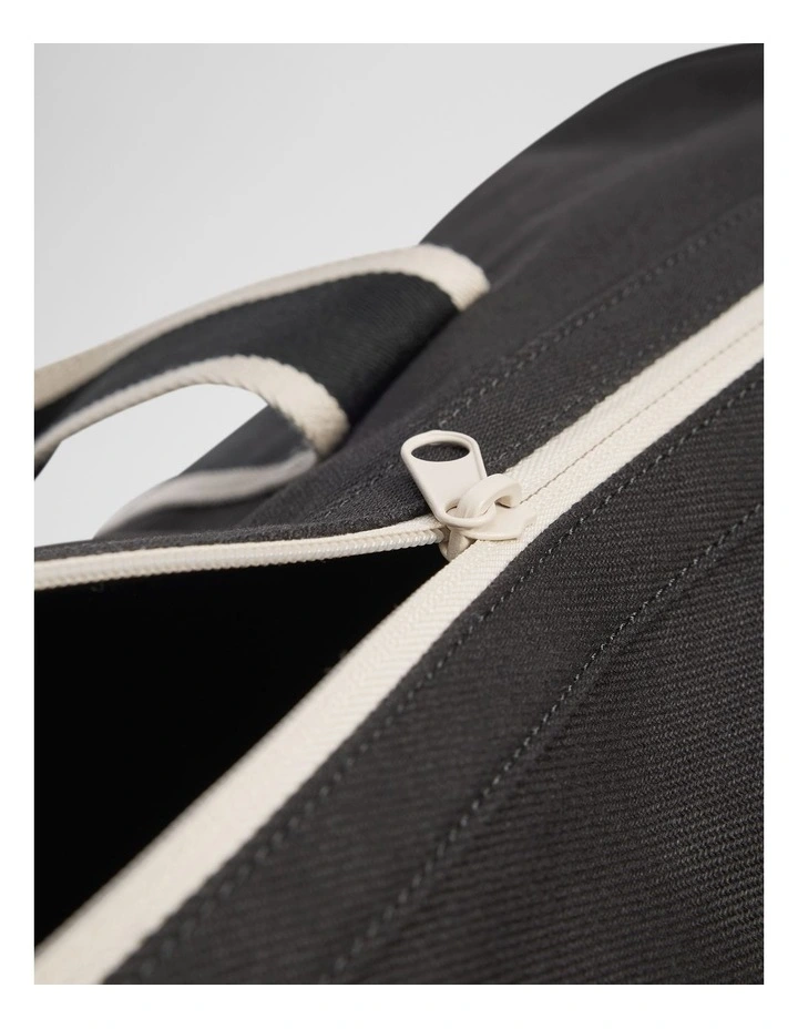 Carter Duffle Bag in Black image 3